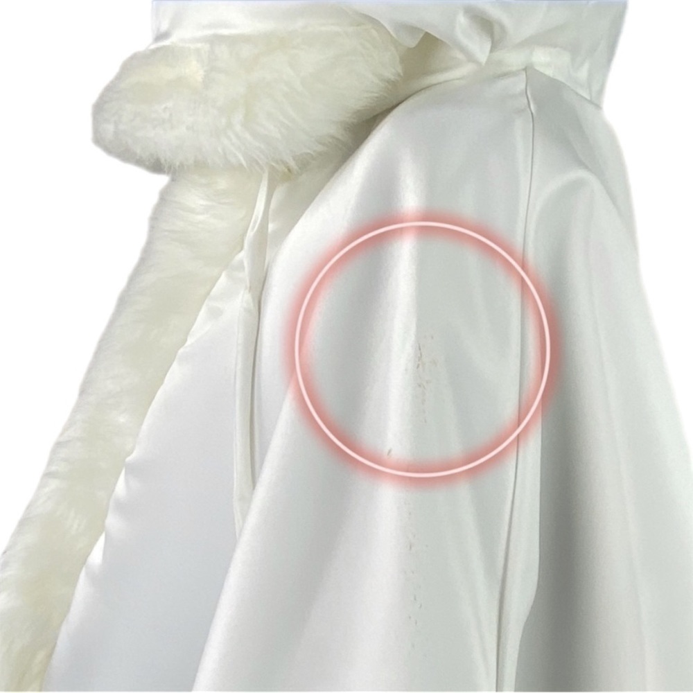 Reversible White Bridal Wedding Cape Faux Fur Trim Satin White & Faux Fur​​​​​ - Picture 10 of 14